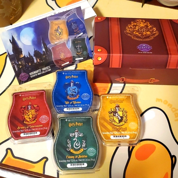 Scentsy Harry Potter Hogwarts Houses Wax Collection - Picture 3 of 4